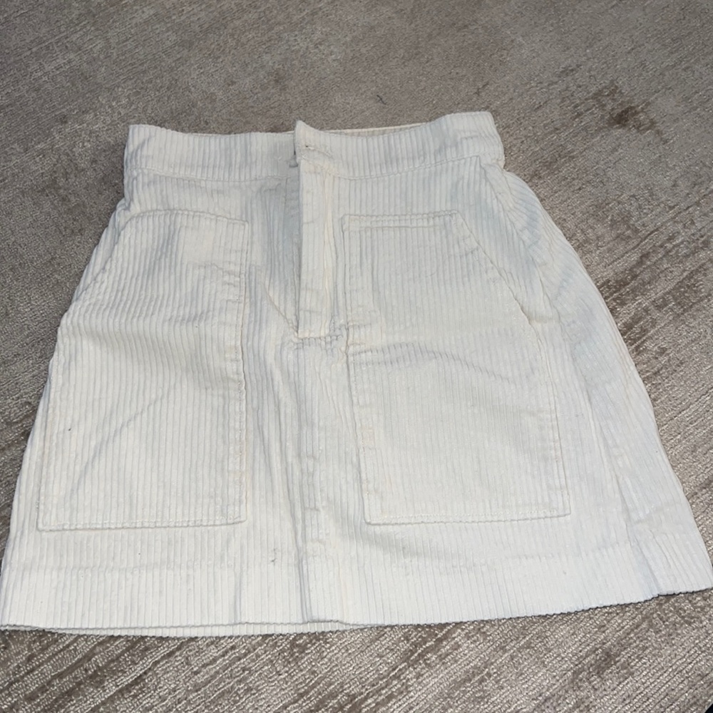 White pencil skirt
